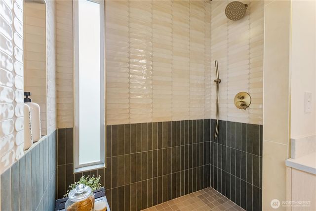 9125 188th Street SW, Edmonds, WA 98026