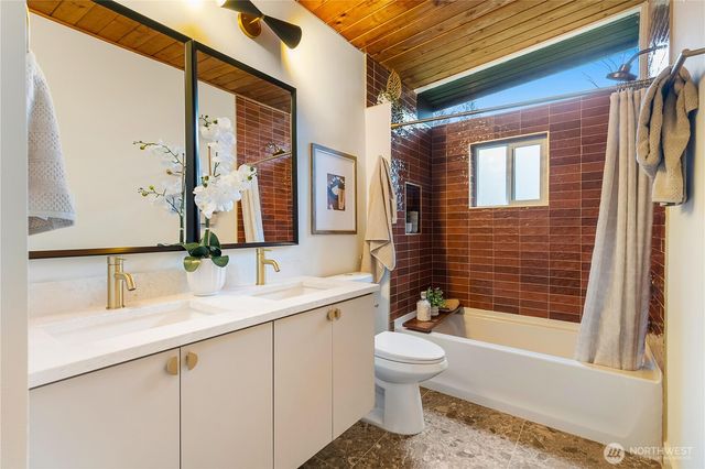 9125 188th Street SW, Edmonds, WA 98026