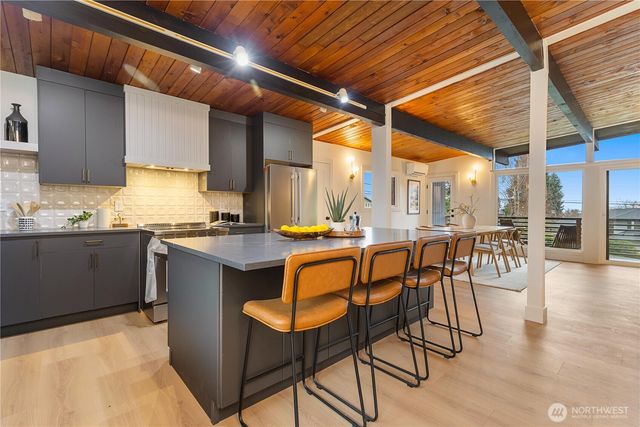 9125 188th Street SW, Edmonds, WA 98026