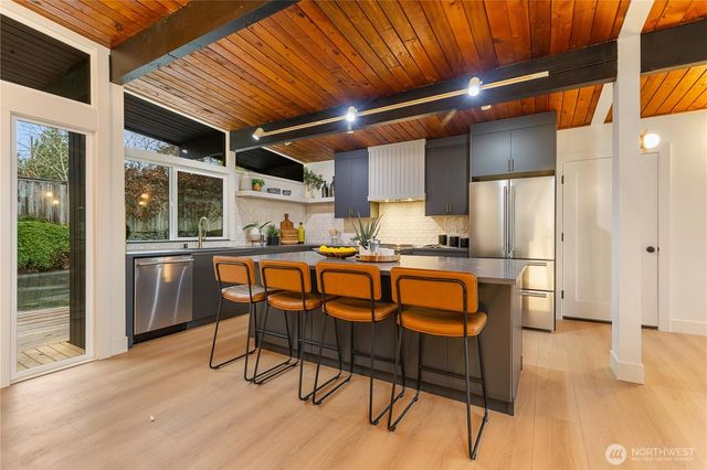 9125 188th Street SW, Edmonds, WA 98026