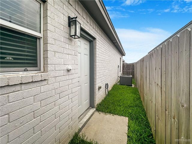 1626 Playa Drive 1, Weslaco, TX 78596