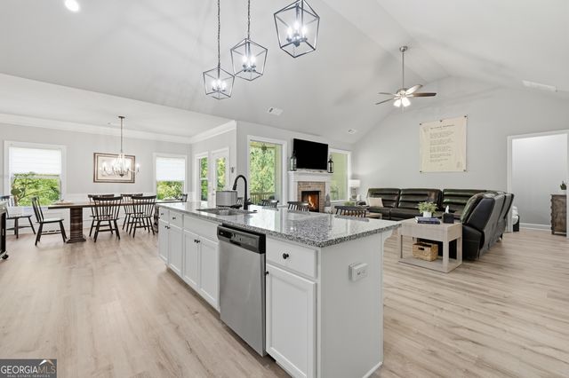 281 Charlotte Drive, Hoschton, GA 30548
