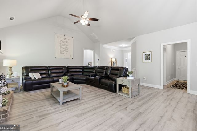 281 Charlotte Drive, Hoschton, GA 30548
