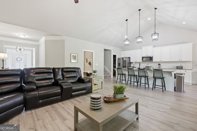 281 Charlotte Drive, Hoschton, GA 30548