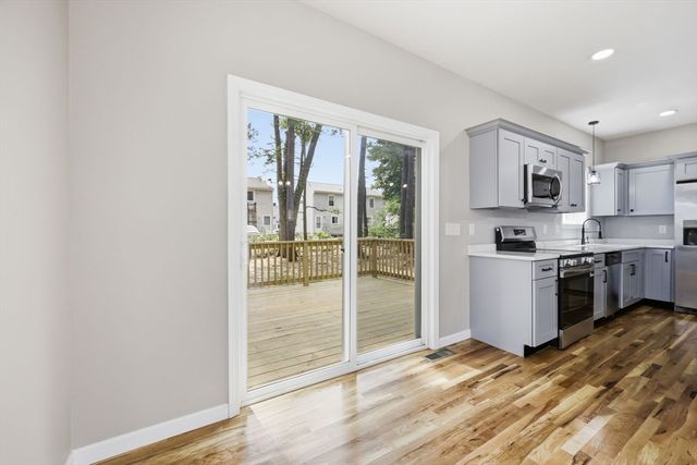 30 Goldenrod, Springfield, MA 01109