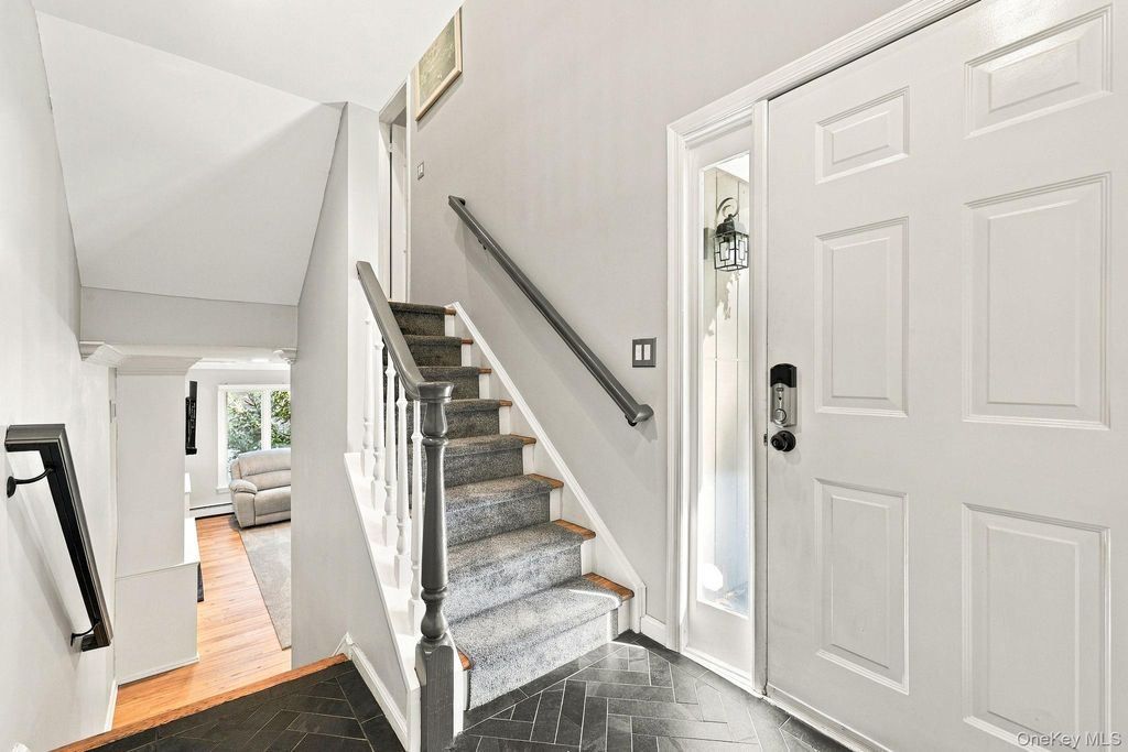 2 Timberland Pass, Chappaqua, NY 10514 — photo 2