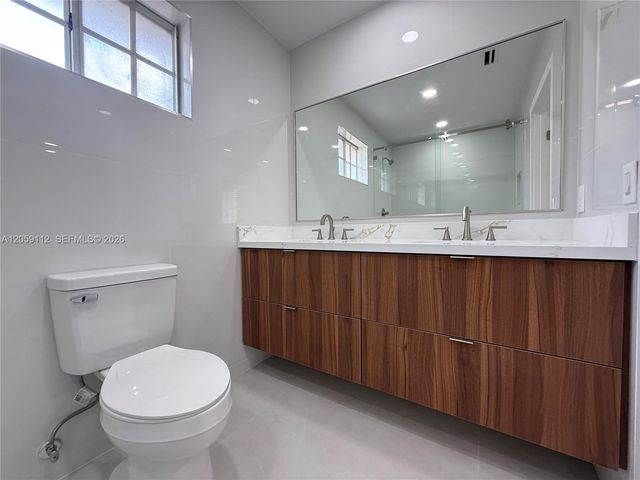 3514 W 76th St 201, Hialeah, FL 33018