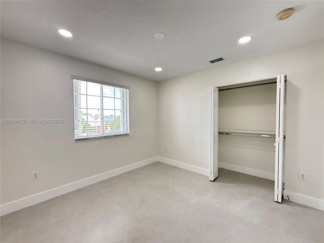 3514 W 76th St 201, Hialeah, FL 33018