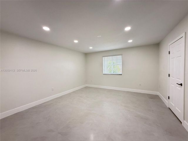 3514 W 76th St 201, Hialeah, FL 33018