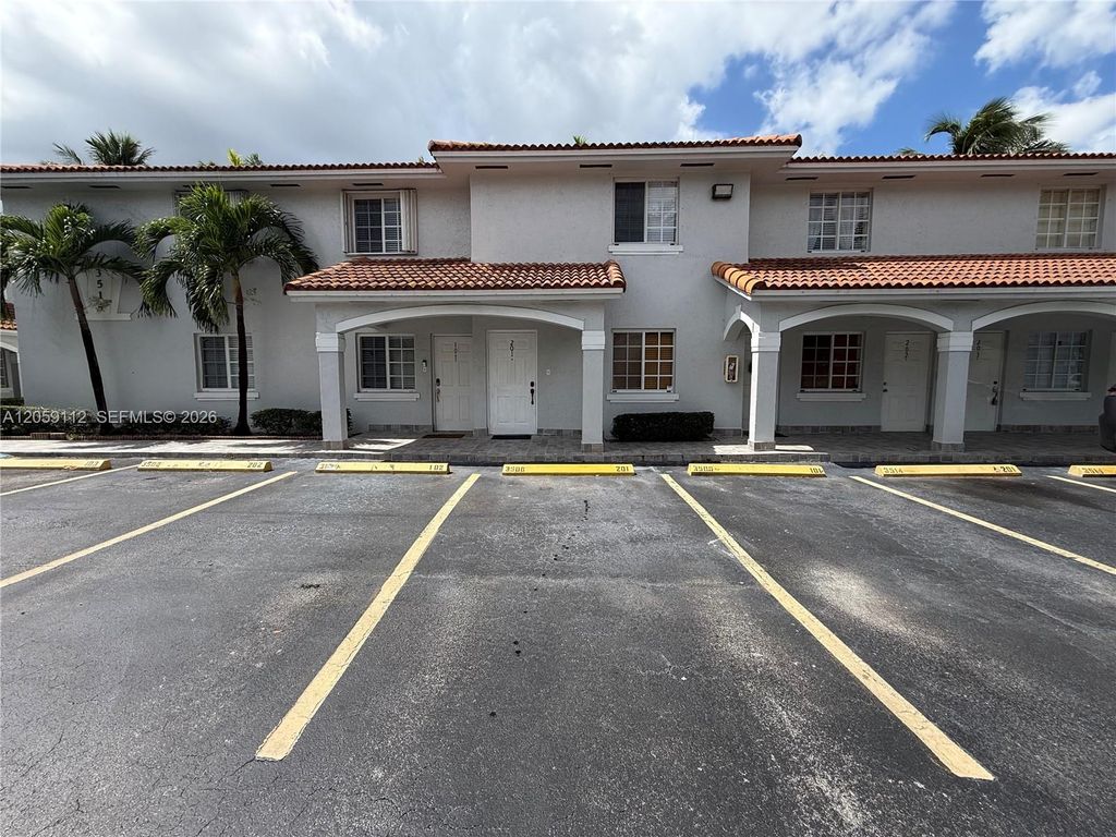 3514 W 76th St 201, Hialeah, FL 33018