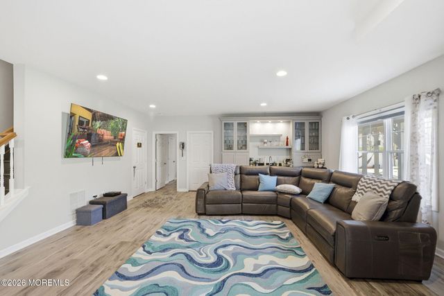 5 Bock Lane, East Brunswick, NJ 08816