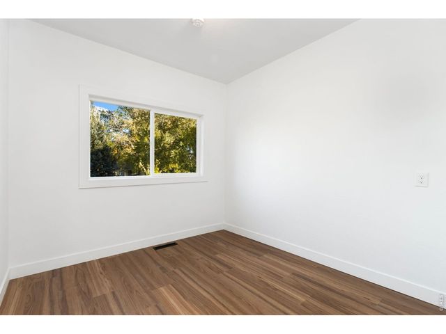 437 Clover Ln, Fort Collins, CO 80521