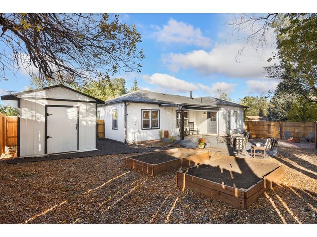 437 Clover Ln, Fort Collins, CO 80521