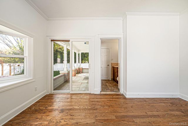 537 Livingston Street, Westbury, NY 11590