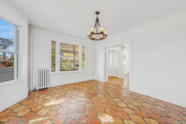 537 Livingston Street, Westbury, NY 11590