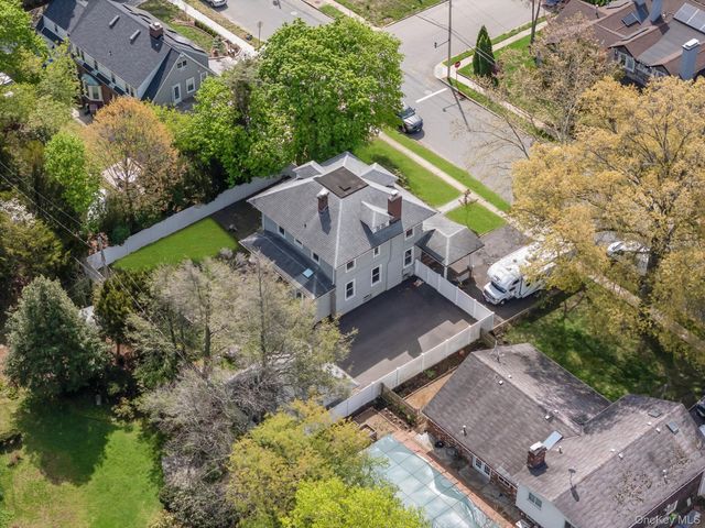 537 Livingston Street, Westbury, NY 11590