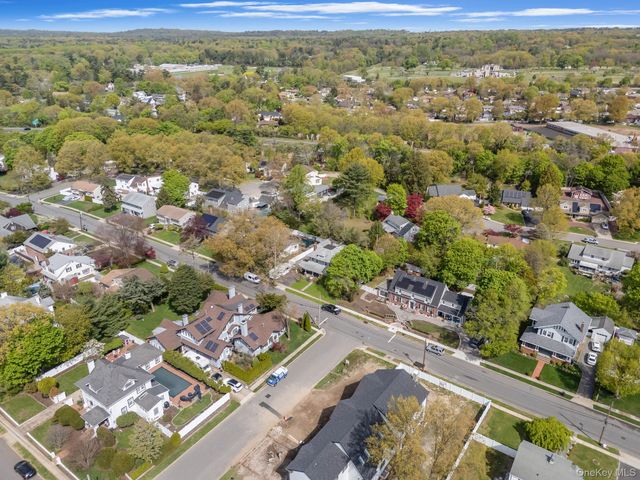 537 Livingston Street, Westbury, NY 11590
