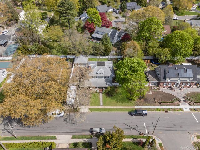 537 Livingston Street, Westbury, NY 11590