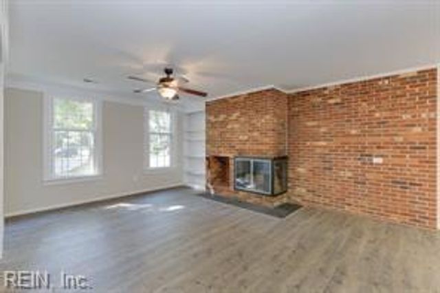 7 White Oak TRL, Hampton, VA 23669