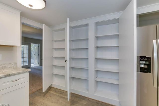 7 White Oak TRL, Hampton, VA 23669