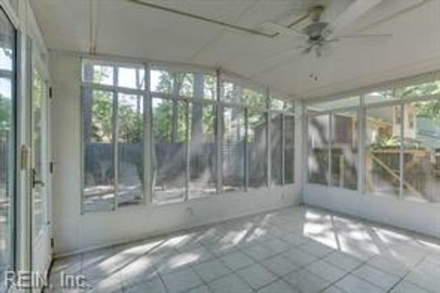 7 White Oak TRL, Hampton, VA 23669