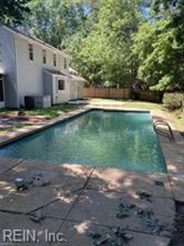 7 White Oak TRL, Hampton, VA 23669