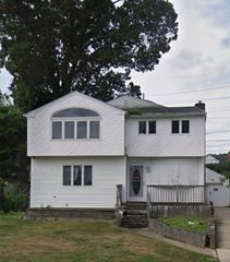 2434 Martin Avenue, Bellmore, NY 11710