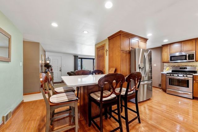 100 Maria Ln, Monroeville, PA 15146