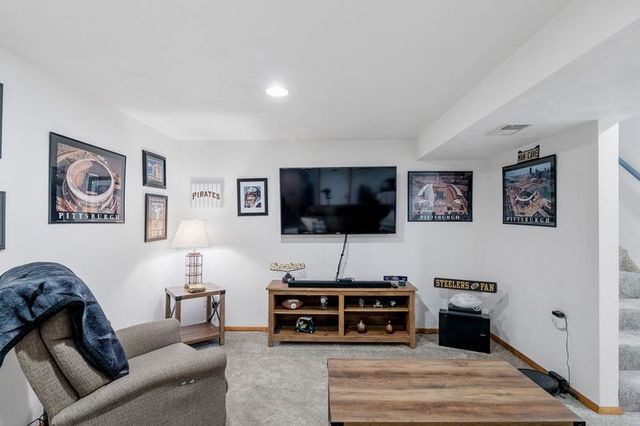 100 Maria Ln, Monroeville, PA 15146