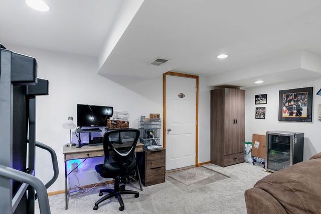 100 Maria Ln, Monroeville, PA 15146