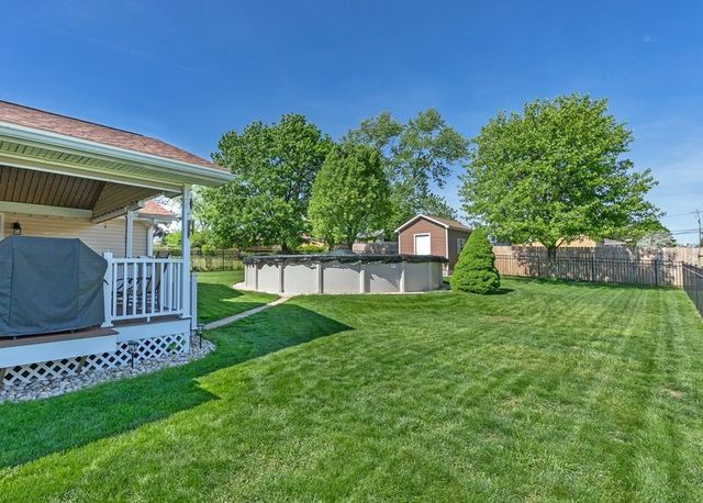 100 Maria Ln, Monroeville, PA 15146