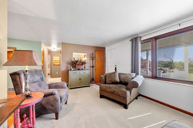 100 Maria Ln, Monroeville, PA 15146