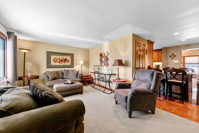 100 Maria Ln, Monroeville, PA 15146