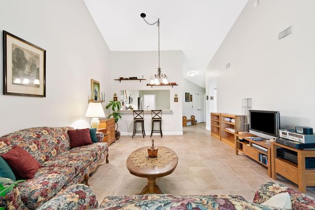 479 Ashwood Pl A37, Boca Raton, FL 33431