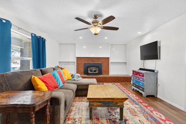 108 N Columbia Avenue, Moriarty, NM 87035