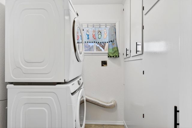 108 N Columbia Avenue, Moriarty, NM 87035