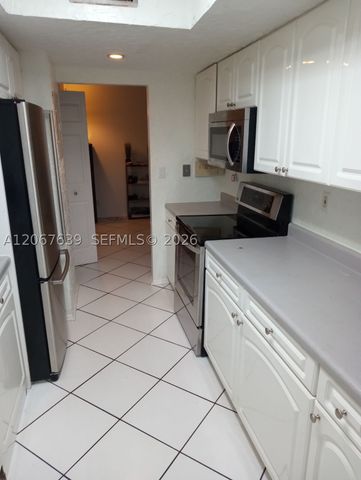 2700 Riverside Dr 108-B, Coral Springs, FL 33065