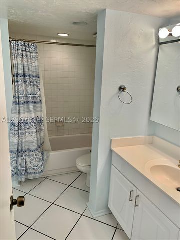 2700 Riverside Dr 108-B, Coral Springs, FL 33065
