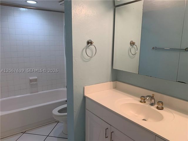 2700 Riverside Dr 108-B, Coral Springs, FL 33065