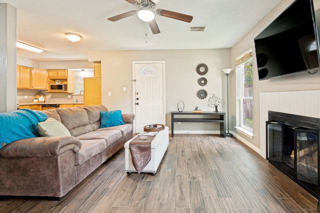 2643 San Sabastian Circle, Grand Prairie, TX 75052