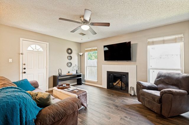 2643 San Sabastian Circle, Grand Prairie, TX 75052