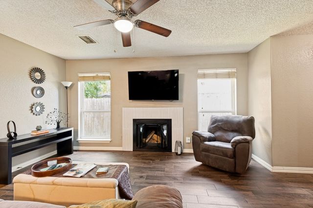 2643 San Sabastian Circle, Grand Prairie, TX 75052