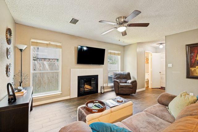 2643 San Sabastian Circle, Grand Prairie, TX 75052