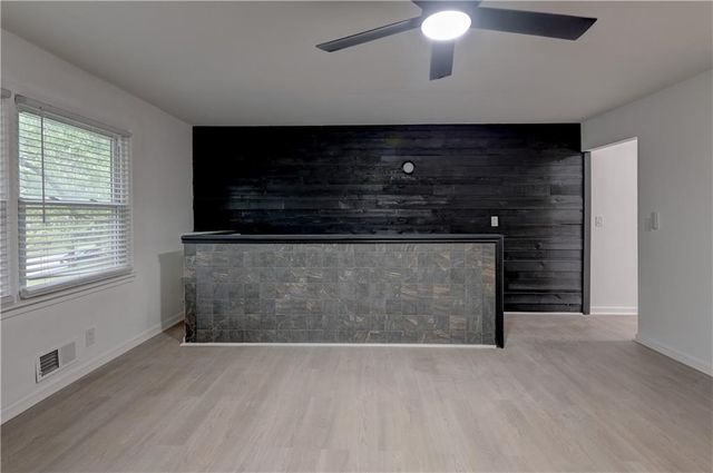 217 Woods Avenue, Excelsior Springs, MO 64024