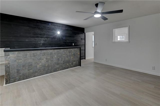217 Woods Avenue, Excelsior Springs, MO 64024