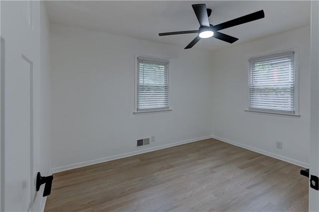 217 Woods Avenue, Excelsior Springs, MO 64024