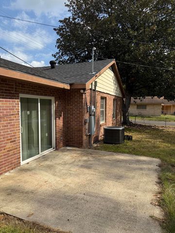 702 Vine St, Deridder, LA 70634