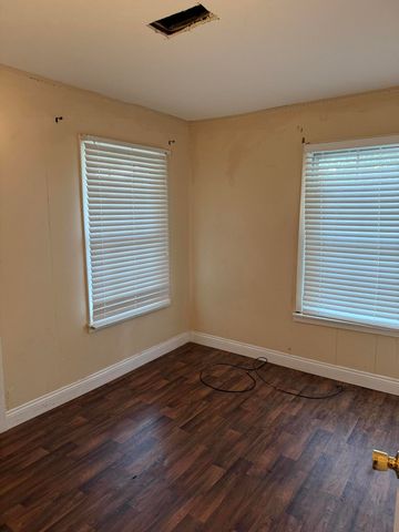 702 Vine St, Deridder, LA 70634