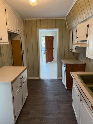 702 Vine St, Deridder, LA 70634