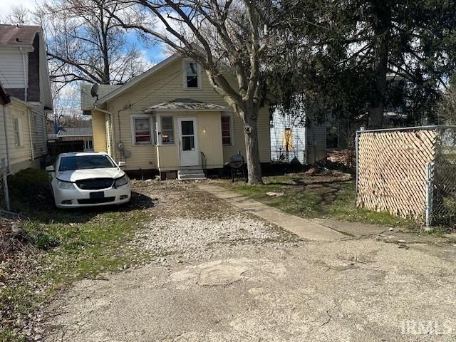 2806 S Michigan Street, South Bend, IN 46614